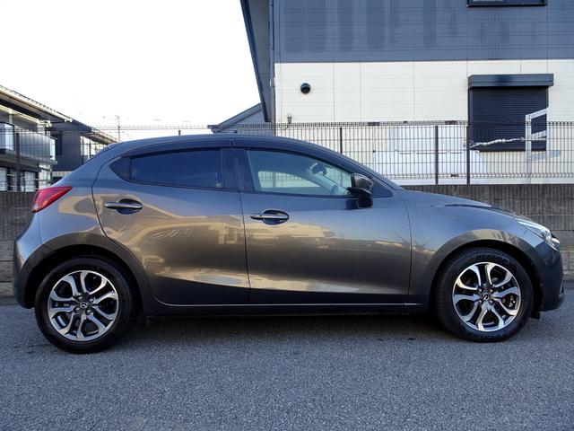 デミオ ＸＤツーリング　Ｌパッケージ　車検９年１１月　クリーンディーゼルターボ　衝突軽減ブレーキ　ナビ　ＴＶ　ＤＶＤ再生機能　Ｂｌｕｅｔｏｏｔｈ　バックカメラ　スマキー　クルコン　ハーフレザーシート　シートヒータ　ＬＥＤ　ＥＴＣ　ドラレコ（8枚目）