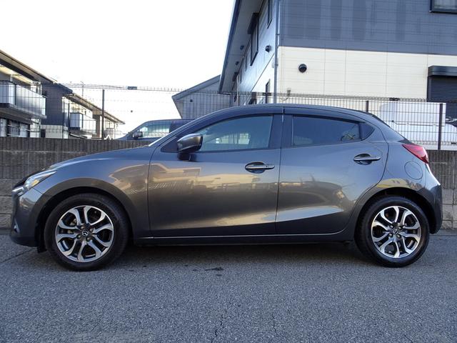 デミオ ＸＤツーリング　Ｌパッケージ　車検９年１１月　クリーンディーゼルターボ　衝突軽減ブレーキ　ナビ　ＴＶ　ＤＶＤ再生機能　Ｂｌｕｅｔｏｏｔｈ　バックカメラ　スマキー　クルコン　ハーフレザーシート　シートヒータ　ＬＥＤ　ＥＴＣ　ドラレコ（9枚目）