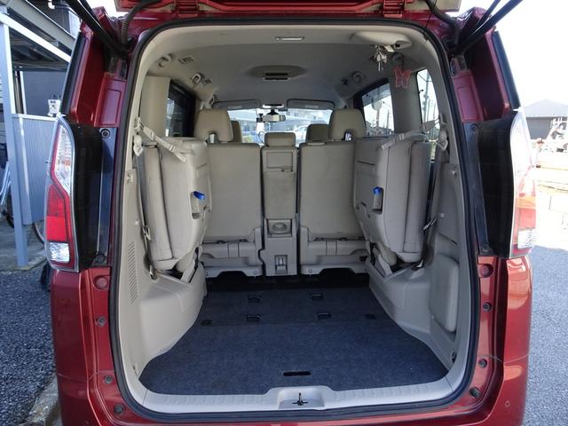 セレナ Ｘ　車検９年３月　４ＷＤ　エマージェンシーブレーキ　ナビ　ＴＶ　ＤＶＤ再生機能　Ｂｌｕｅｔｏｏｔｈ　アラウンドビューモニター　両側パワスラ　インテリキー　クルコン　ＬＥＤライト　ＥＴＣ　電動オートステップ（18枚目）