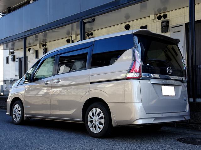 セレナ Ｘ　車検９年１１月　エマージェンシーブレーキ　ナビ　ＴフルセグＶ　ＤＶＤ再生機能　Ｂｌｕｅｔｏｏｔｈ　フリップダウンモニター　アラウンドビューモニター　両側パワスラ　インテリキー　クルコン　ＬＥＤ　ＥＴＣ（3枚目）