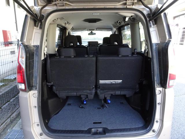 セレナ Ｘ　車検９年１１月　エマージェンシーブレーキ　ナビ　ＴフルセグＶ　ＤＶＤ再生機能　Ｂｌｕｅｔｏｏｔｈ　フリップダウンモニター　アラウンドビューモニター　両側パワスラ　インテリキー　クルコン　ＬＥＤ　ＥＴＣ（16枚目）