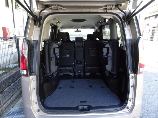 セレナ Ｘ　車検９年１１月　エマージェンシーブレーキ　ナビ　ＴフルセグＶ　ＤＶＤ再生機能　Ｂｌｕｅｔｏｏｔｈ　フリップダウンモニター　アラウンドビューモニター　両側パワスラ　インテリキー　クルコン　ＬＥＤ　ＥＴＣ（17枚目）