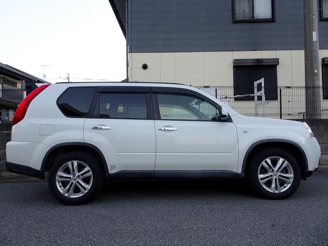 エクストレイル ２０ＧＴ　Ｓ　車検９年１２月　後期　４ＷＤ　クリーンディーゼルターボ　ナビ　フルセグＴＶ　ＤＶＤ再生機能　Ｂｌｕｅｔｏｏｔｈ　バックカメラ　インテリジェントキー　撥水シート　アルミホイール　ＨＩＤライト　ＥＴＣ（8枚目）