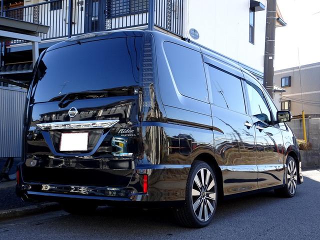 セレナ ライダーブラックラインＳ－ＨＶアドバンスドセーフティ　車検９年１２月　後期　エマージェンシーブレーキ　ナビ　フルセグＴＶ　ＤＶＤ再生機能　Ｂｌｕｅｔｏｏｔｈ　フリップダウンモニター　アラウンドビューモニター　両側パワスラ　インテリキー　クルコン　ＥＴＣ（3枚目）