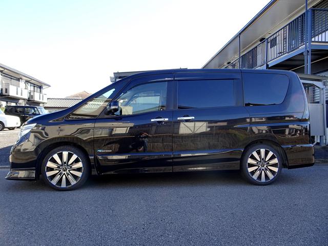 セレナ ライダーブラックラインＳ－ＨＶアドバンスドセーフティ　車検９年１２月　後期　エマージェンシーブレーキ　ナビ　フルセグＴＶ　ＤＶＤ再生機能　Ｂｌｕｅｔｏｏｔｈ　フリップダウンモニター　アラウンドビューモニター　両側パワスラ　インテリキー　クルコン　ＥＴＣ（9枚目）