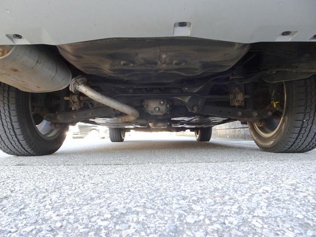 レガシィアウトバック リミテッド　車検９年１２月　アイサイト　レーダークルーズ　ナビ　ＴＶ　ＤＶＤ再生機能　Ｂｌｕｅｔｏｏｔｈ　バックカメラ　スマキー　パワーバックドア　黒本革シート　シートヒーター　冬タイヤ付き　ＬＥＤ　ＥＴＣ（10枚目）