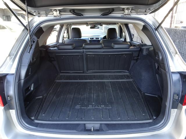 レガシィアウトバック リミテッド　車検９年１２月　アイサイト　レーダークルーズ　ナビ　ＴＶ　ＤＶＤ再生機能　Ｂｌｕｅｔｏｏｔｈ　バックカメラ　スマキー　パワーバックドア　黒本革シート　シートヒーター　冬タイヤ付き　ＬＥＤ　ＥＴＣ（16枚目）