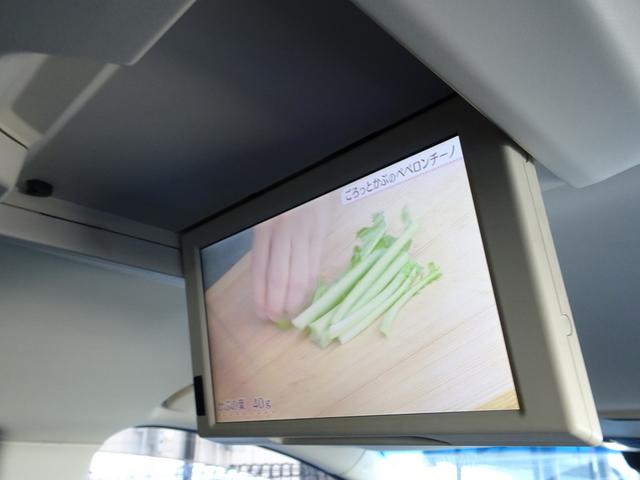 オデッセイ アブソルート　衝突軽減ブレーキ　ナビ　フルセグＴＶ　ＤＶＤ再生機能　Ｂｌｕｅｔｏｏｔｈ　フリップダウンモニター　アラウンドビューモニター　両側パワスラ　スマキー　クルコン　ハーフレザーシート　ＬＥＤライト　ＥＴＣ（28枚目）