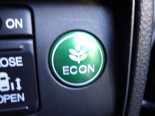 オデッセイ アブソルート　衝突軽減ブレーキ　ナビ　フルセグＴＶ　ＤＶＤ再生機能　Ｂｌｕｅｔｏｏｔｈ　フリップダウンモニター　アラウンドビューモニター　両側パワスラ　スマキー　クルコン　ハーフレザーシート　ＬＥＤライト　ＥＴＣ（34枚目）