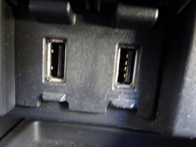 オデッセイ アブソルート　衝突軽減ブレーキ　ナビ　フルセグＴＶ　ＤＶＤ再生機能　Ｂｌｕｅｔｏｏｔｈ　フリップダウンモニター　アラウンドビューモニター　両側パワスラ　スマキー　クルコン　ハーフレザーシート　ＬＥＤライト　ＥＴＣ（38枚目）