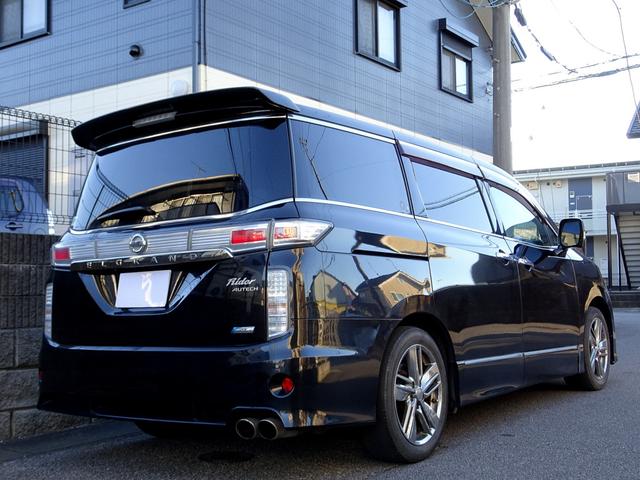 エルグランド ライダー　黒本革シート　マニュアルシート　４ＷＤ　ＨＤＤナビ　フルセグＴＶ　ＤＶＤ再生機能　ミュージックサーバ　Ｂｌｕｅｔｏｏｔｈ　フリップダウンモニター　アラウンドビューモニター　両側パワスラ　インテリキー　黒本革シート　ＨＩＤライト（5枚目）