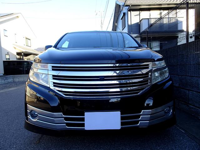 エルグランド ライダー　黒本革シート　マニュアルシート　４ＷＤ　ＨＤＤナビ　フルセグＴＶ　ＤＶＤ再生機能　ミュージックサーバ　Ｂｌｕｅｔｏｏｔｈ　フリップダウンモニター　アラウンドビューモニター　両側パワスラ　インテリキー　黒本革シート　ＨＩＤライト（6枚目）