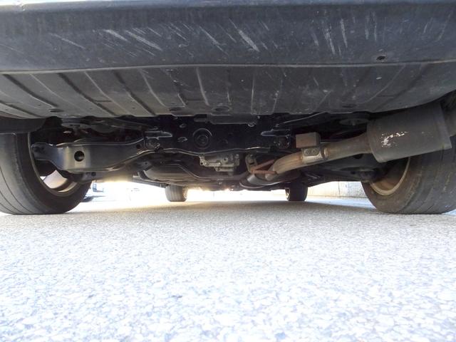 エルグランド ライダー　黒本革シート　マニュアルシート　４ＷＤ　ＨＤＤナビ　フルセグＴＶ　ＤＶＤ再生機能　ミュージックサーバ　Ｂｌｕｅｔｏｏｔｈ　フリップダウンモニター　アラウンドビューモニター　両側パワスラ　インテリキー　黒本革シート　ＨＩＤライト（10枚目）