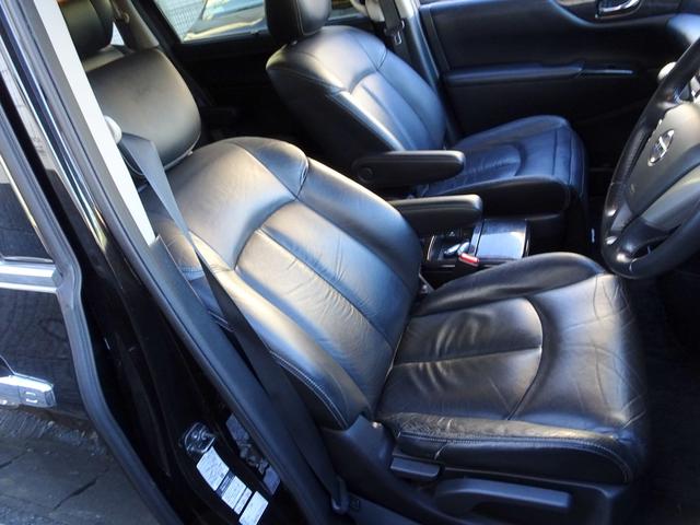 エルグランド ライダー　黒本革シート　マニュアルシート　４ＷＤ　ＨＤＤナビ　フルセグＴＶ　ＤＶＤ再生機能　ミュージックサーバ　Ｂｌｕｅｔｏｏｔｈ　フリップダウンモニター　アラウンドビューモニター　両側パワスラ　インテリキー　黒本革シート　ＨＩＤライト（12枚目）