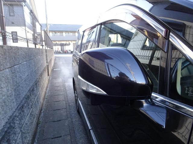 エルグランド ライダー　黒本革シート　マニュアルシート　４ＷＤ　ＨＤＤナビ　フルセグＴＶ　ＤＶＤ再生機能　ミュージックサーバ　Ｂｌｕｅｔｏｏｔｈ　フリップダウンモニター　アラウンドビューモニター　両側パワスラ　インテリキー　黒本革シート　ＨＩＤライト（40枚目）