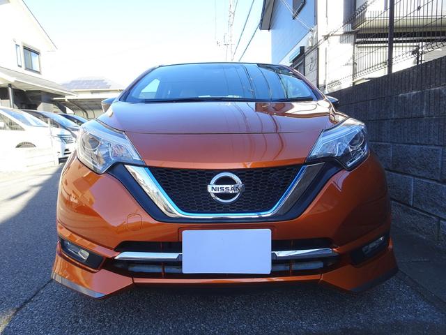 ノート ｅ－パワー　メダリスト　車検９年１月１９日　後期　エマージェンシーブレーキ　ナビ　フルセグＴＶ　ＤＶＤ再生機能　Ｂｌｕｅｔｏｏｔｈ　バックカメラ　インテリキー　本革シート　フルエアロ　１７インチＡＷ　ＬＥＤ　ＥＴＣ　ドラレコ（6枚目）