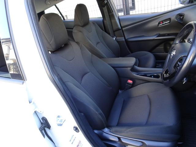 プリウス Ｓ　車検９年１２月　後期　トヨタセーフティセンス　衝突軽減ブレーキ　レーダークルーズ　レーンディパーチャ―アラート　ナビ　Ｂｌｕｅｔｏｏｔｈ　バックカメラ　スマートキー　ＬＥＤライト　ＥＴＣ　ドラレコ（11枚目）