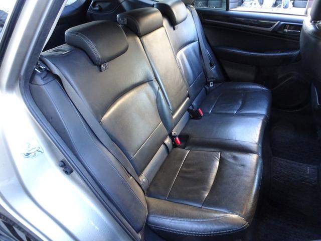 レガシィアウトバック リミテッド　車検１０年１月　アイサイト　レーダークルーズ　ナビ　ＴＶ　ＤＶＤ再生機能　Ｂｌｕｅｔｏｏｔｈ　バックカメラ　スマキー　パワーバックドア　黒本革シート　シートヒーター　ＬＥＤライト　ＥＴＣ　前後ドラレコ（15枚目）