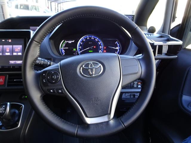 ノア ハイブリッドＳｉ　車検１０年１月　トヨタセーフティセンス　衝突軽減ブレーキ　ナビ　ＴＶ　ＤＶＤ再生機能　Ｂｌｕｅｔｏｏｔｈ　フリップダウンモニター　バックカメラ　両側パワスラ　フルエアロ　ＬＥＤ　ＥＴＣ　前後ドラレコ（35枚目）