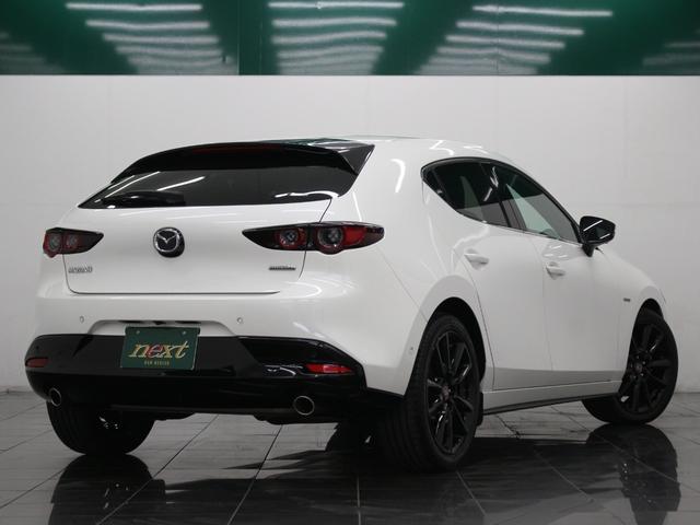 ＭＡＺＤＡ３ファストバック ２０Ｓ　１００周年特別記念車　６ＭＴ　レッドレザー　シートヒーター　純正ナビ　フルセグ　Ｂｌｕｅｔｏｏｔｈ　全周囲カメラ　ＥＴＣ　ＢＯＳＥオーディオ　衝突被害軽減システム　レーンアシスト　ブラインドスポットモニター　スマートキー（2枚目）