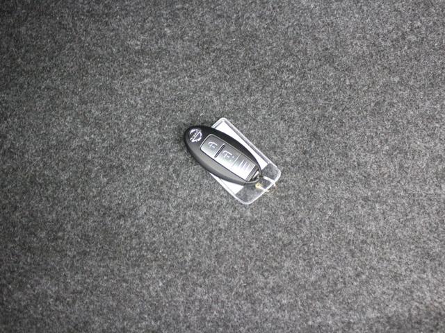 ノート ニスモ S 5MT RECAROシート 柿本マフラー フルセグナビ Bluetooth Bカメラ ETC LEDライト オートライト 純正アルミホイール スマートキー プッシュスタート オートエアコン(37枚目)