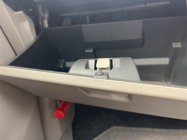パレット リミテッドＩＩ　両側電動スライドドア　ＨＩＤ　ＣＶＴ　盗難防止システム　ＡＢＳ　ミュージックプレイヤー接続可　衝突安全ボディ　エアコン　パワーステアリング（7枚目）