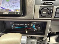 気温に合わせて直感的に操作することで、車内をいつでも快適に保てます。 6