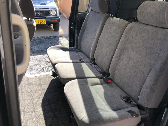 ヴォクシー Ｘ　ＥＴＣ　ナビ　バックカメラ　電動格納ミラー　パワースライドドア　オートエアコン　パワーウインドウ　３列シート（18枚目）