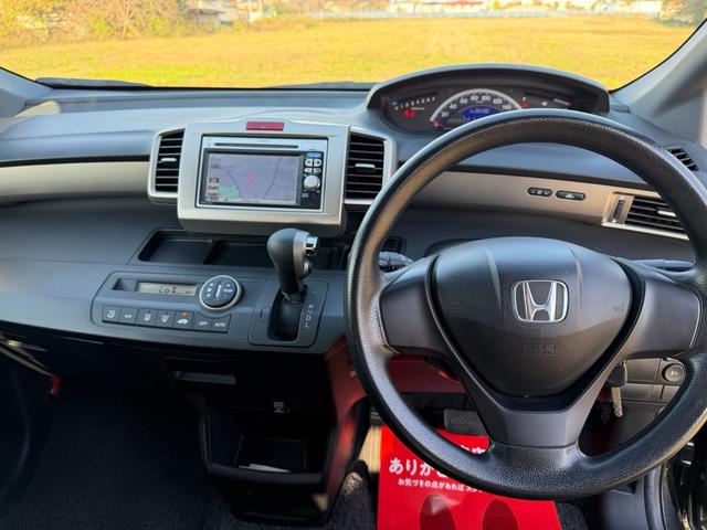 フリードスパイク G ジャストセレクション /ETC/純正ナビ/リモコンキー/スペアキー/オートエアコン/バックカメラ(12枚目)