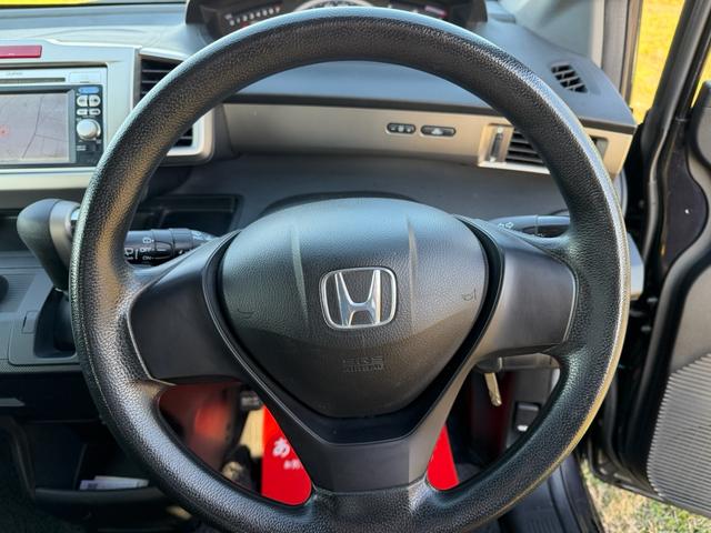 フリードスパイク G ジャストセレクション /ETC/純正ナビ/リモコンキー/スペアキー/オートエアコン/バックカメラ(13枚目)