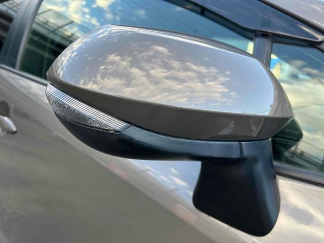 カローラツーリング ハイブリッド　ダブルバイビー５０ミリオンエディション　ＥＴＣ　バックカメラ　ナビ　ＴＶ　クリアランスソナー　オートクルーズコントロール　レーンアシスト　衝突被害軽減システム　アルミホイール　オートマチックハイビーム　ＬＥＤヘッドランプ　スマートキー（32枚目）