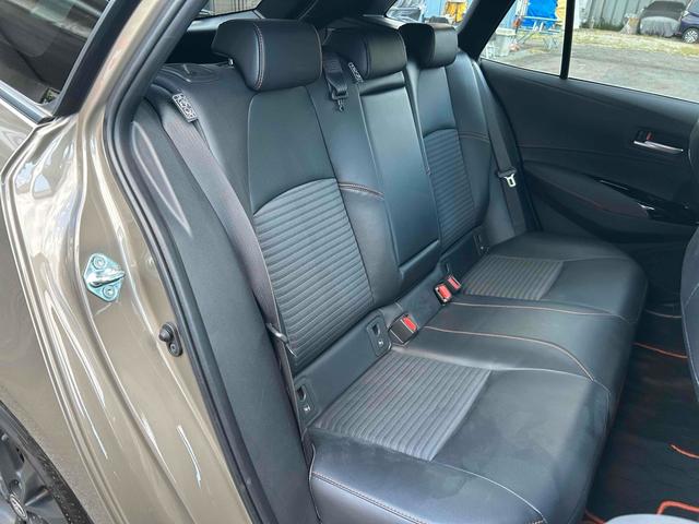 カローラツーリング ハイブリッド　ダブルバイビー５０ミリオンエディション　ＥＴＣ　バックカメラ　ナビ　ＴＶ　クリアランスソナー　オートクルーズコントロール　レーンアシスト　衝突被害軽減システム　アルミホイール　オートマチックハイビーム　ＬＥＤヘッドランプ　スマートキー（35枚目）