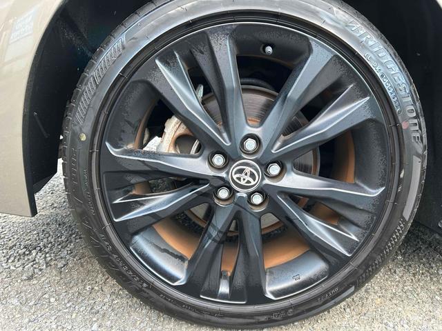 カローラツーリング ハイブリッド　ダブルバイビー５０ミリオンエディション　ＥＴＣ　バックカメラ　ナビ　ＴＶ　クリアランスソナー　オートクルーズコントロール　レーンアシスト　衝突被害軽減システム　アルミホイール　オートマチックハイビーム　ＬＥＤヘッドランプ　スマートキー（47枚目）