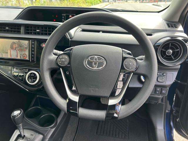 アクア Ｓスタイルブラック　ドライブレコーダー　ＥＴＣ　全周囲カメラ　ナビ　ＴＶ　両側スライド・片側電動　クリアランスソナー　レーンアシスト　衝突被害軽減システム　オートマチックハイビーム　ＬＥＤヘッドランプ　スマートキー（3枚目）