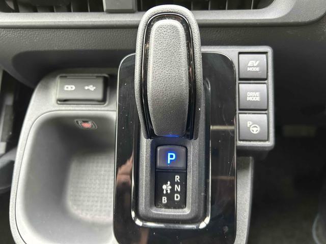 シエンタ ハイブリッドZ 全周囲カメラ ナビ TV オートクルーズコントロール レーンアシスト パークアシスト 衝突被害軽減システム 両側電動スライドドア オートマチックハイビーム オートライト LEDヘッドランプ BSM(7枚目)