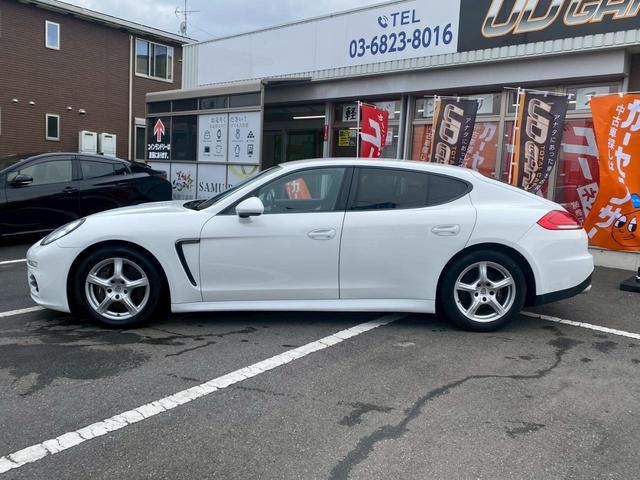 パナメーラ 　禁煙車　ＥＴＣ　クリアランスソナー　バックカメラ　ナビ　純正アルミホイール　オートライト　ＡＴ　シートヒーター　キーレスエントリー　アイドリングストップ　ＣＤ　ＤＶＤ再生　ＵＳＢ　Ｂｌｕｅｔｏｏｔｈ（23枚目）