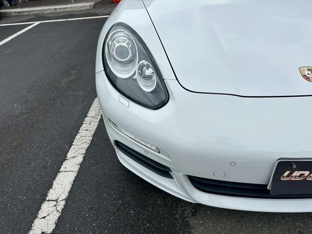 パナメーラ 　禁煙車　ＥＴＣ　クリアランスソナー　バックカメラ　ナビ　純正アルミホイール　オートライト　ＡＴ　シートヒーター　キーレスエントリー　アイドリングストップ　ＣＤ　ＤＶＤ再生　ＵＳＢ　Ｂｌｕｅｔｏｏｔｈ（25枚目）