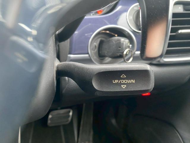 パナメーラ 　禁煙車　ＥＴＣ　クリアランスソナー　バックカメラ　ナビ　純正アルミホイール　オートライト　ＡＴ　シートヒーター　キーレスエントリー　アイドリングストップ　ＣＤ　ＤＶＤ再生　ＵＳＢ　Ｂｌｕｅｔｏｏｔｈ（30枚目）
