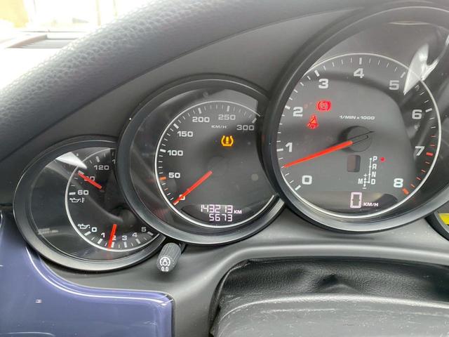 パナメーラ 　禁煙車　ＥＴＣ　クリアランスソナー　バックカメラ　ナビ　純正アルミホイール　オートライト　ＡＴ　シートヒーター　キーレスエントリー　アイドリングストップ　ＣＤ　ＤＶＤ再生　ＵＳＢ　Ｂｌｕｅｔｏｏｔｈ（36枚目）