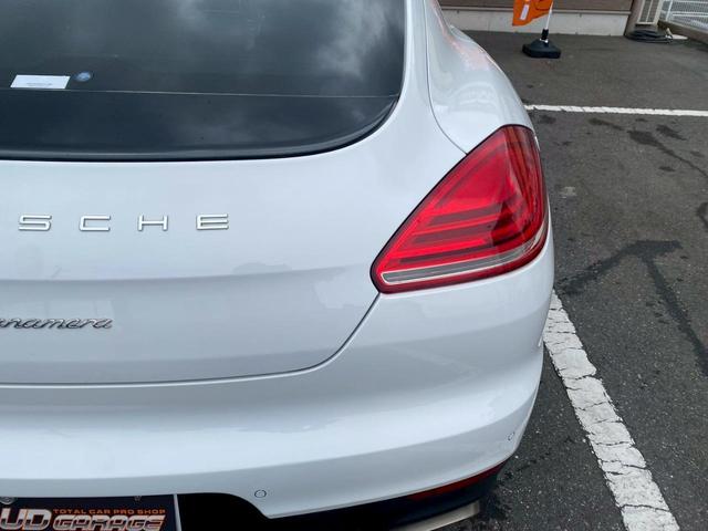 パナメーラ 　禁煙車　ＥＴＣ　クリアランスソナー　バックカメラ　ナビ　純正アルミホイール　オートライト　ＡＴ　シートヒーター　キーレスエントリー　アイドリングストップ　ＣＤ　ＤＶＤ再生　ＵＳＢ　Ｂｌｕｅｔｏｏｔｈ（46枚目）