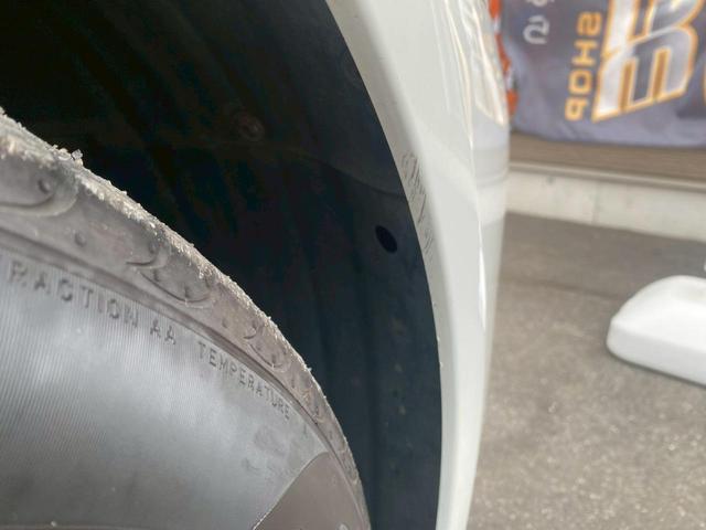 パナメーラ 　禁煙車　ＥＴＣ　クリアランスソナー　バックカメラ　ナビ　純正アルミホイール　オートライト　ＡＴ　シートヒーター　キーレスエントリー　アイドリングストップ　ＣＤ　ＤＶＤ再生　ＵＳＢ　Ｂｌｕｅｔｏｏｔｈ（68枚目）
