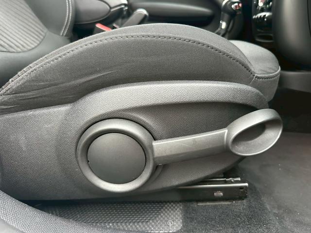 ＭＩＮＩ クーパーＳＤ　クロスオーバー　アルミホイール　ＨＩＤ　ＡＴ　盗難防止システム　ＡＢＳ　ＥＳＣ　エアコン　パワーステアリング　パワーウィンドウ（34枚目）