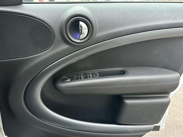 ＭＩＮＩ クーパーＳＤ　クロスオーバー　アルミホイール　ＨＩＤ　ＡＴ　盗難防止システム　ＡＢＳ　ＥＳＣ　エアコン　パワーステアリング　パワーウィンドウ（36枚目）