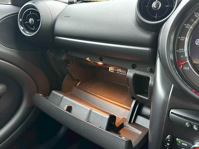 ＭＩＮＩ クーパーＳＤ　クロスオーバー　アルミホイール　ＨＩＤ　ＡＴ　盗難防止システム　ＡＢＳ　ＥＳＣ　エアコン　パワーステアリング　パワーウィンドウ（41枚目）