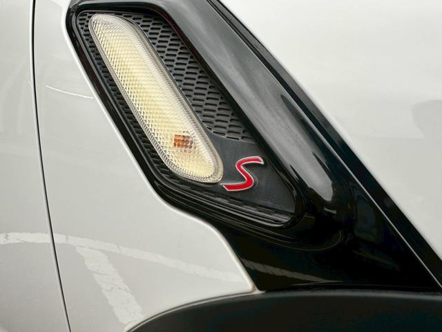 ＭＩＮＩ クーパーＳＤ　クロスオーバー　アルミホイール　ＨＩＤ　ＡＴ　盗難防止システム　ＡＢＳ　ＥＳＣ　エアコン　パワーステアリング　パワーウィンドウ（55枚目）