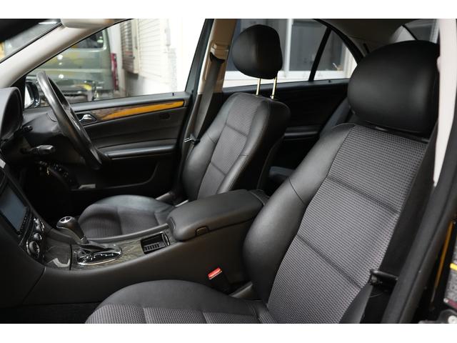 Ｃクラス Ｃ２３０アバンギャルド　オブシディアンブラック　純正ＡＷ　社外ナビ　ＥＴＣ（8枚目）