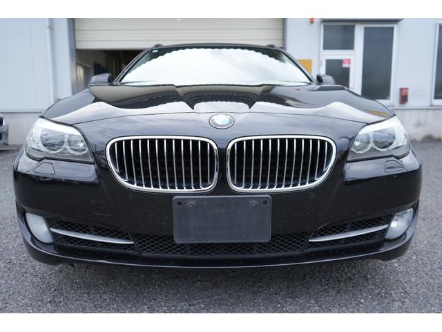 ５シリーズ ５３５ｉツーリング　パノラマサンルーフ　黒革　コンフォートＰＫＧ　走行中ＴＶ可能　レザーシート　パワーバックドア　ＥＴＣ　Ｂカメラ（6枚目）