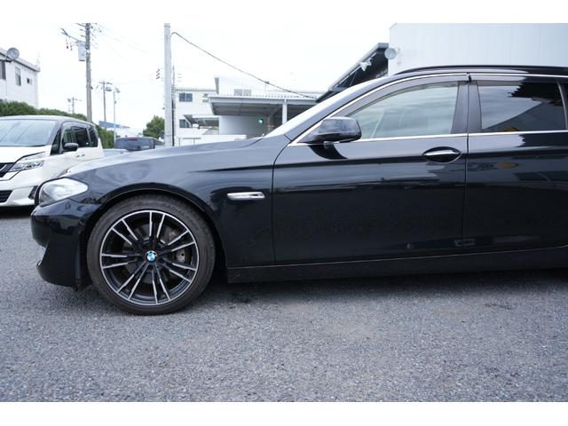 ５シリーズ ５３５ｉツーリング　パノラマサンルーフ　黒革　コンフォートＰＫＧ　走行中ＴＶ可能　レザーシート　パワーバックドア　ＥＴＣ　Ｂカメラ（12枚目）