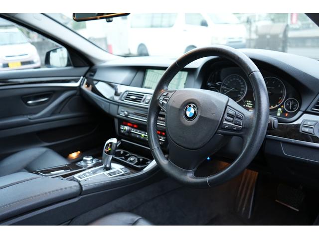 ５シリーズ ５３５ｉツーリング　パノラマサンルーフ　黒革　コンフォートＰＫＧ　走行中ＴＶ可能　レザーシート　パワーバックドア　ＥＴＣ　Ｂカメラ（13枚目）