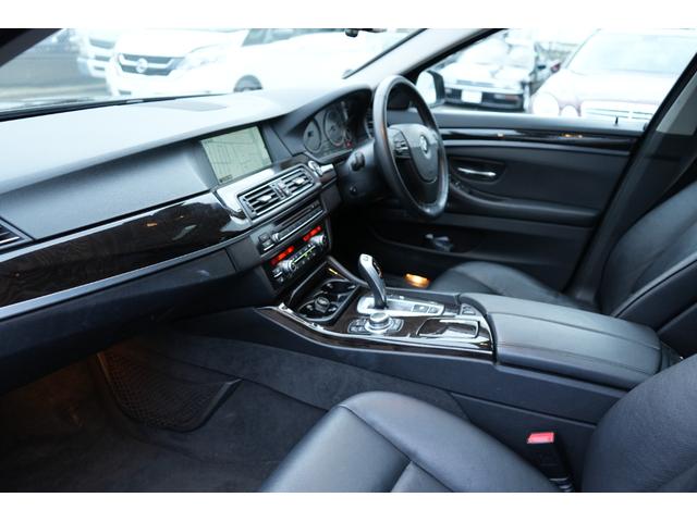 ５シリーズ ５３５ｉツーリング　パノラマサンルーフ　黒革　コンフォートＰＫＧ　走行中ＴＶ可能　レザーシート　パワーバックドア　ＥＴＣ　Ｂカメラ（15枚目）